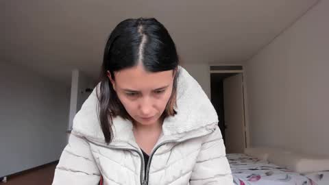 Snapshot of zoe_jeane_beker chatting on December 29, 9:09 pm ZOE online show from December 29, 9:09 pm