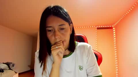 Snapshot of zoe_jeane_beker chatting on March 5, 2:03 am ZOE online show from March 5, 2:03 am