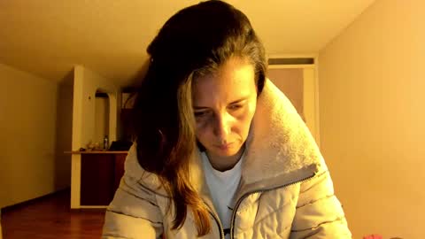 Snapshot of zoe_jeane_beker chatting on March 9, 12:00 am ZOE online show from March 9, 12:00 am