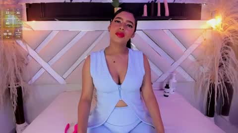 Zoey  online show from April 8, 10:10 pm