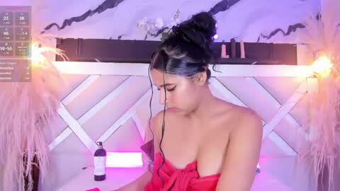 Zoey  online show from April 18, 11:38 pm