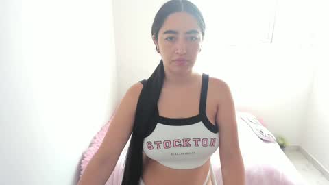 Snapshot of zoe_jones7 chatting on January 8, 6:20 pm zoe_jones7 online show from January 8, 6:20 pm