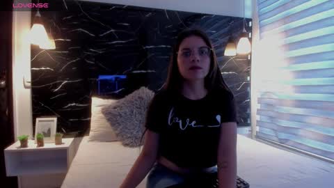 Zoe online show from October 21, 11:44 am