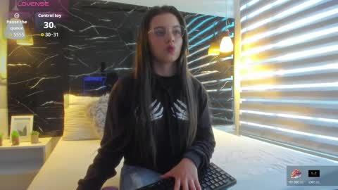 Zoe online show from October 22, 11:32 am