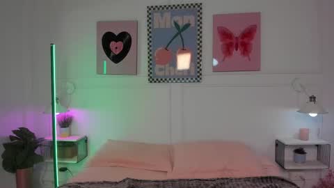 Zoe Lynch online show from February 27, 11:32 am