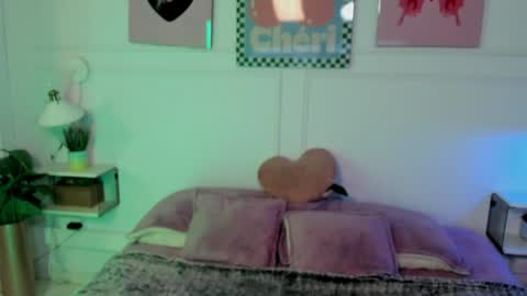 Zoe Lynch online show from April 16, 11:33 am