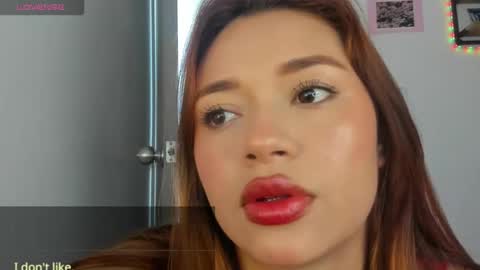 zoe_maddison19 online show from January 8, 5:48 pm