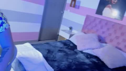 Snapshot of zoe_martin_ chatting on October 31, 4:02 am zoe_martin_ online show from October 31, 4:02 am