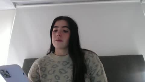 Snapshot of zoe_mill33r chatting on February 18, 6:26 pm Zoe online show from February 18, 6:26 pm