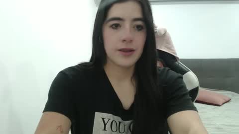 Snapshot of zoe_mill33r chatting on February 23, 5:38 am Zoe online show from February 23, 5:38 am
