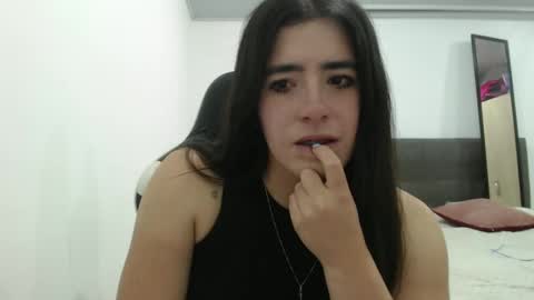 Snapshot of zoe_mill33r chatting on February 27, 5:07 am Zoe online show from February 27, 5:07 am