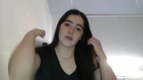 Snapshot of zoe_mill33r chatting on April 7, 5:46 pm Zoe online show from April 7, 5:46 pm