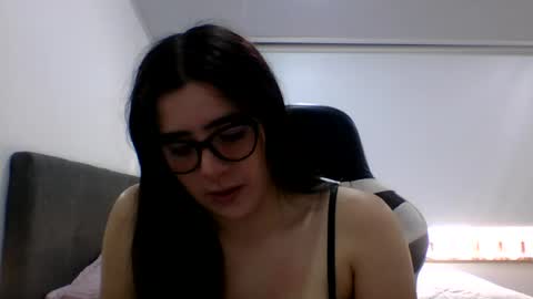 Snapshot of zoe_mill33r chatting on July 15, 6:57 pm Zoe online show from July 15, 6:57 pm