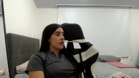 Snapshot of zoe_mill33r chatting on July 22, 6:54 pm Zoe online show from July 22, 6:54 pm