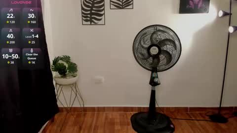 Snapshot of zoe_millerx chatting on February 11, 1:16 pm zoe_millerx online show from February 11, 1:16 pm