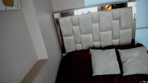 zoe_moreau online show from November 7, 7:58 pm