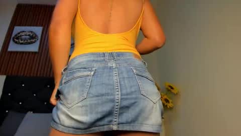 Snapshot of zoe_pss chatting on November 10, 8:19 pm Zoe online show from November 10, 8:19 pm