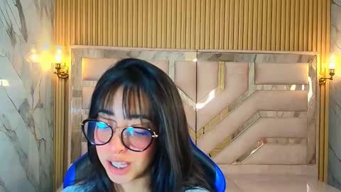 Snapshot of zoe_r_ chatting on November 5, 3:17 am Zoe online show from November 5, 3:17 am