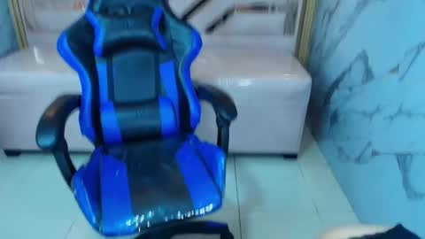 Snapshot of zoe_r_ chatting on November 13, 3:49 am Zoe online show from November 13, 3:49 am