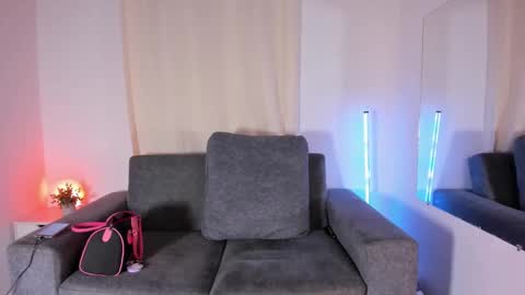 Snapshot of zoe_roux210949 chatting on March 3, 1:10 am Zoe online show from March 3, 1:10 am