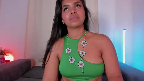 Snapshot of zoe_roux210949 chatting on March 9, 4:16 am Zoe online show from March 9, 4:16 am