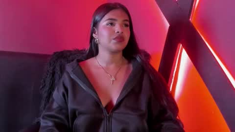 Snapshot of zoe_roux210949 chatting on September 24, 7:01 am Zoe online show from September 24, 7:01 am