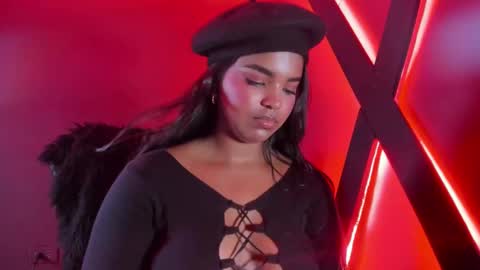 Snapshot of zoe_roux210949 chatting on October 4, 10:52 pm Zoe online show from October 4, 10:52 pm