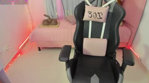Snapshot of zoe_sullivan_ chatting on September 28, 10:20 am zoe_sullivan_ online show from September 28, 10:20 am