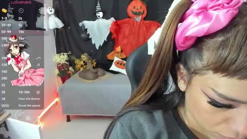 Snapshot of zoe_sullivan_ chatting on October 17, 9:23 am zoe_sullivan_ online show from October 17, 9:23 am