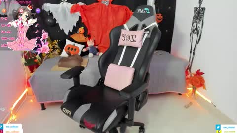 zoe_sullivan_ online show from October 30, 9:11 am