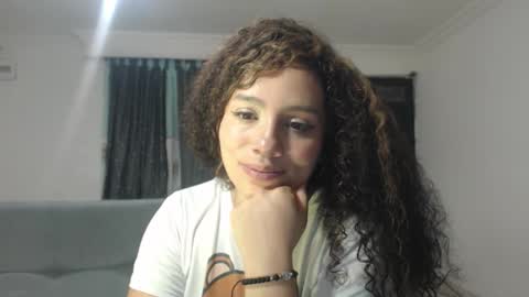 zoe tai online show from February 11, 1:10 am