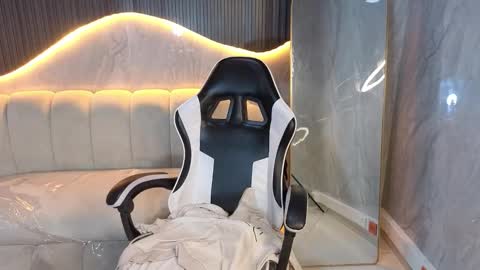 Zoe online show from December 13, 8:14 pm