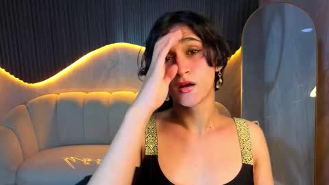 Zoe online show from December 19, 8:05 pm