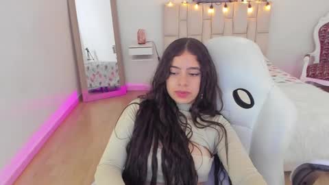 Zoe online show from March 5, 5:39 pm