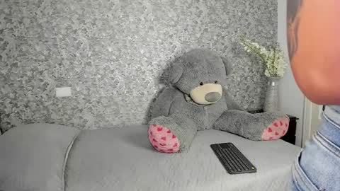 Zoe  online show from January 14, 8:14 pm