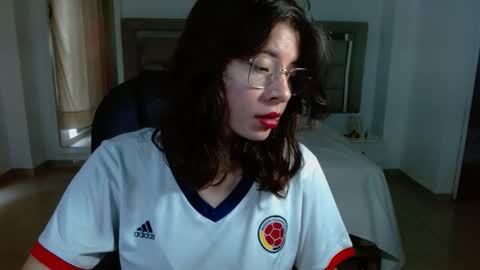 ZOE online show from November 11, 3:12 pm