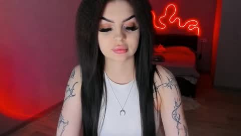 Snapshot of zoedrift chatting on December 14, 2:00 pm zoedrift online show from December 14, 2:00 pm