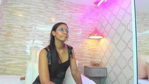 Snapshot of zoeesmitth chatting on September 29, 11:48 am ZoeeSmitth online show from September 29, 11:48 am