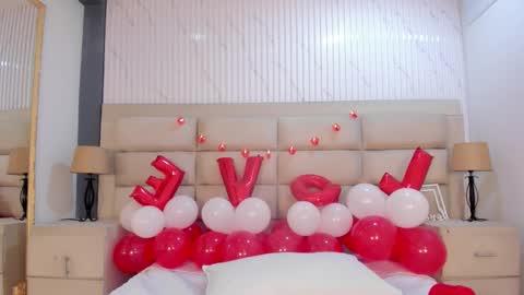 Snapshot of zoehpeterr_ chatting on February 14, 5:26 am Zoeh online show from February 14, 5:26 am