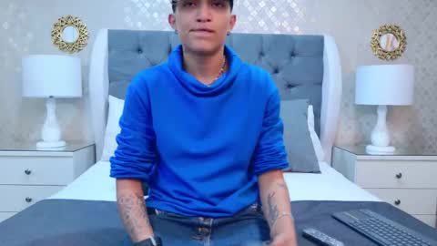 Zoe Krug online show from October 24, 11:50 am