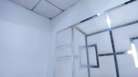 ZoeSwam online show from April 21, 2:23 pm