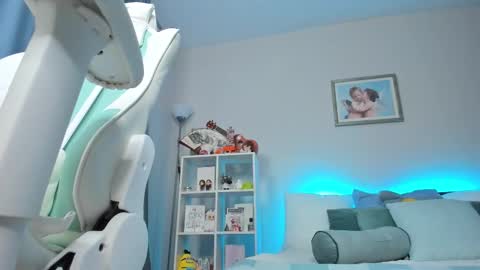Snapshot of zoey_lane chatting on October 1, 3:23 am Zoey Lane online show from October 1, 3:23 am