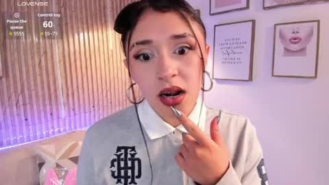 Zoey  online show from April 3, 1:20 pm