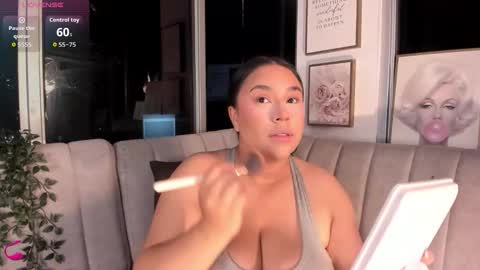 Snapshot of zoey_thommpson chatting on October 6, 11:35 pm zoey thommpson online show from October 6, 11:35 pm