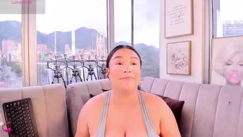 Snapshot of zoey_thommpson chatting on October 14, 7:47 pm zoey thommpson online show from October 14, 7:47 pm