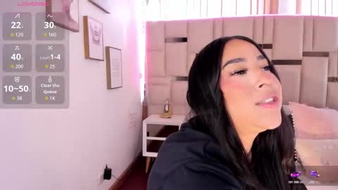 Snapshot of zoey_thommpson chatting on October 28, 8:11 pm zoey thommpson online show from October 28, 8:11 pm