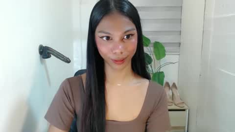 Snapshot of zoeygorgeous19 chatting on February 4, 6:49 pm zoey online show from February 4, 6:49 pm