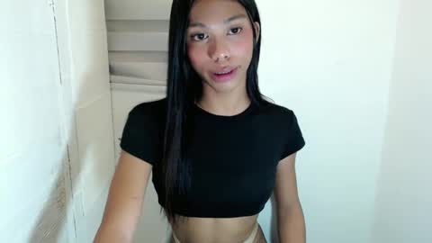 Snapshot of zoeygorgeous19 chatting on February 23, 11:22 am zoey online show from February 23, 11:22 am