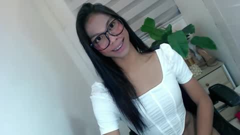 Snapshot of zoeygorgeous19 chatting on March 2, 9:32 pm zoey online show from March 2, 9:32 pm