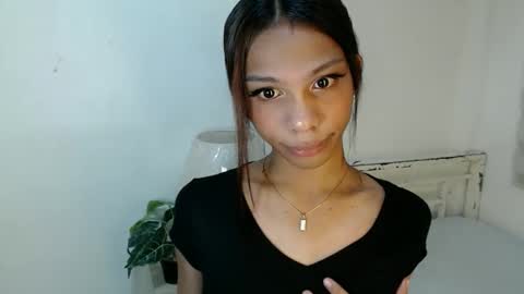 Snapshot of zoeygorgeous19 chatting on November 22, 4:28 pm zoey online show from November 22, 4:28 pm